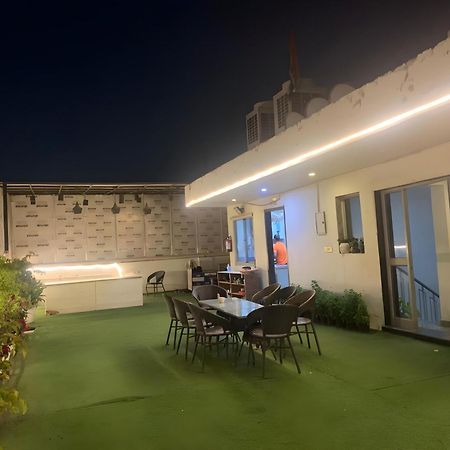 Hotel Aerostar Gold - Opposite Max Healthcare Delhi  Exteriör bild