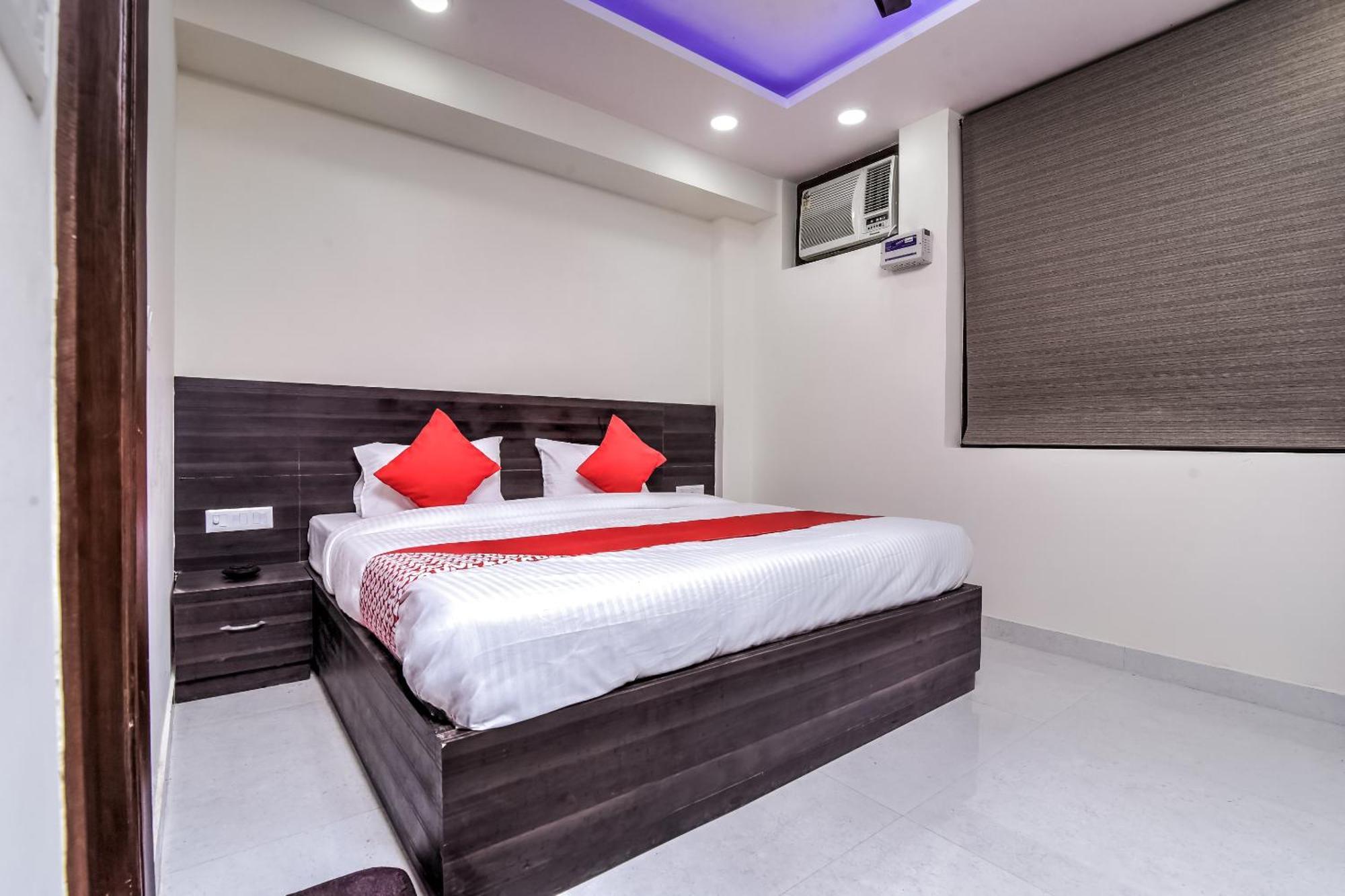 Hotel Aerostar Gold - Opposite Max Healthcare Delhi  Exteriör bild