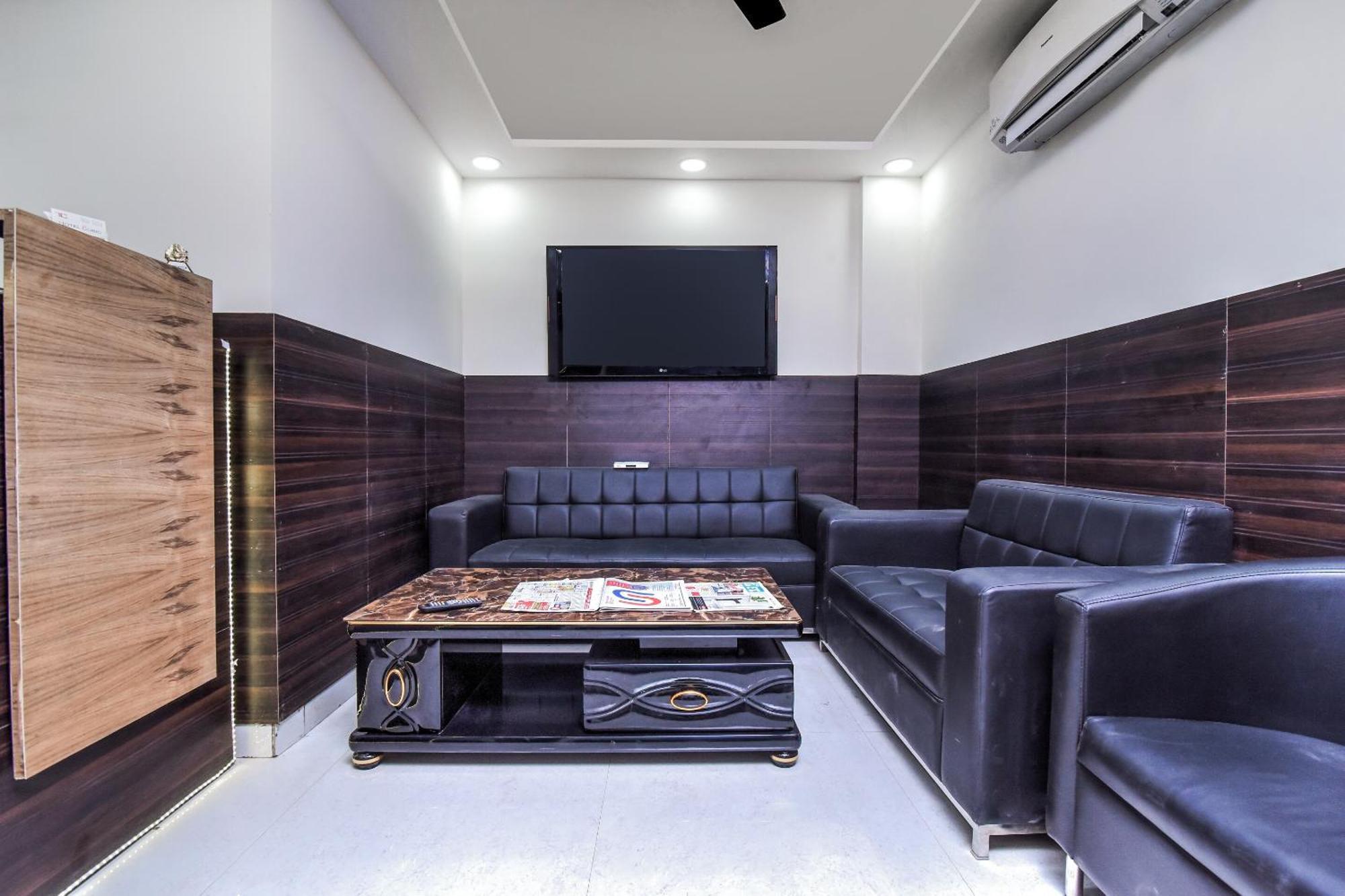 Hotel Aerostar Gold - Opposite Max Healthcare Delhi  Exteriör bild