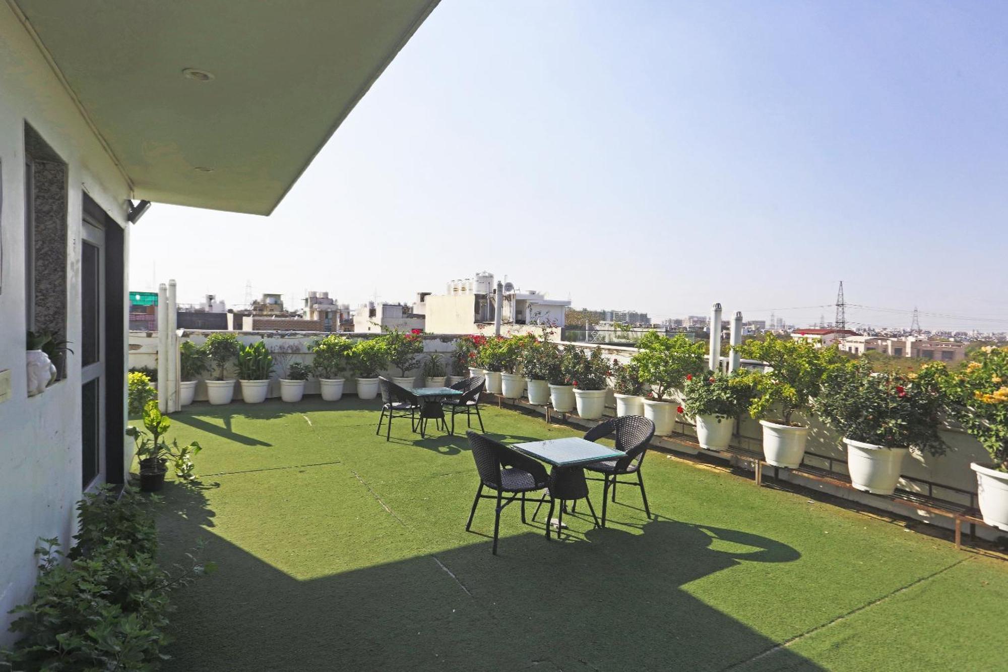 Hotel Aerostar Gold - Opposite Max Healthcare Delhi  Exteriör bild