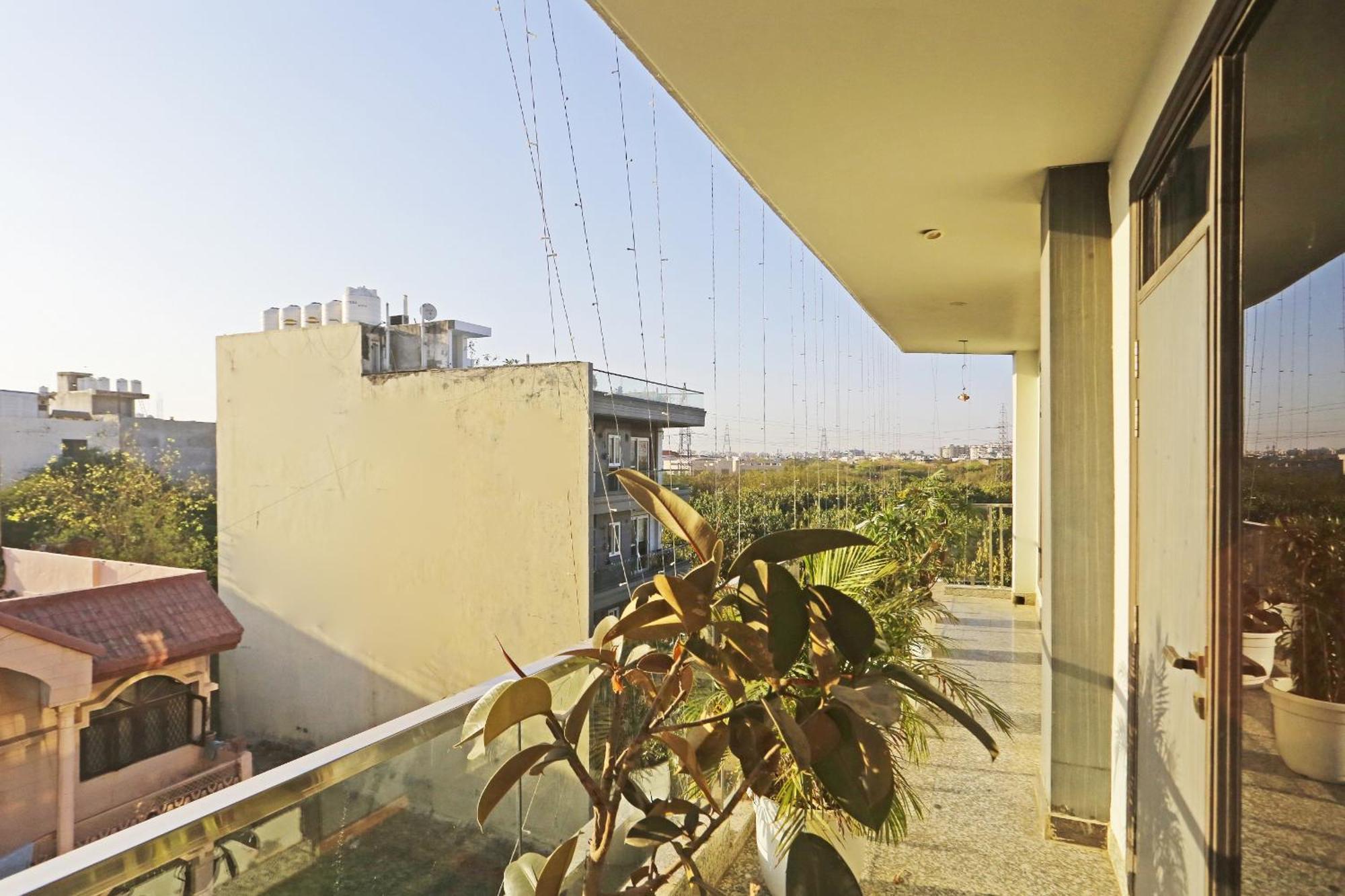 Hotel Aerostar Gold - Opposite Max Healthcare Delhi  Exteriör bild
