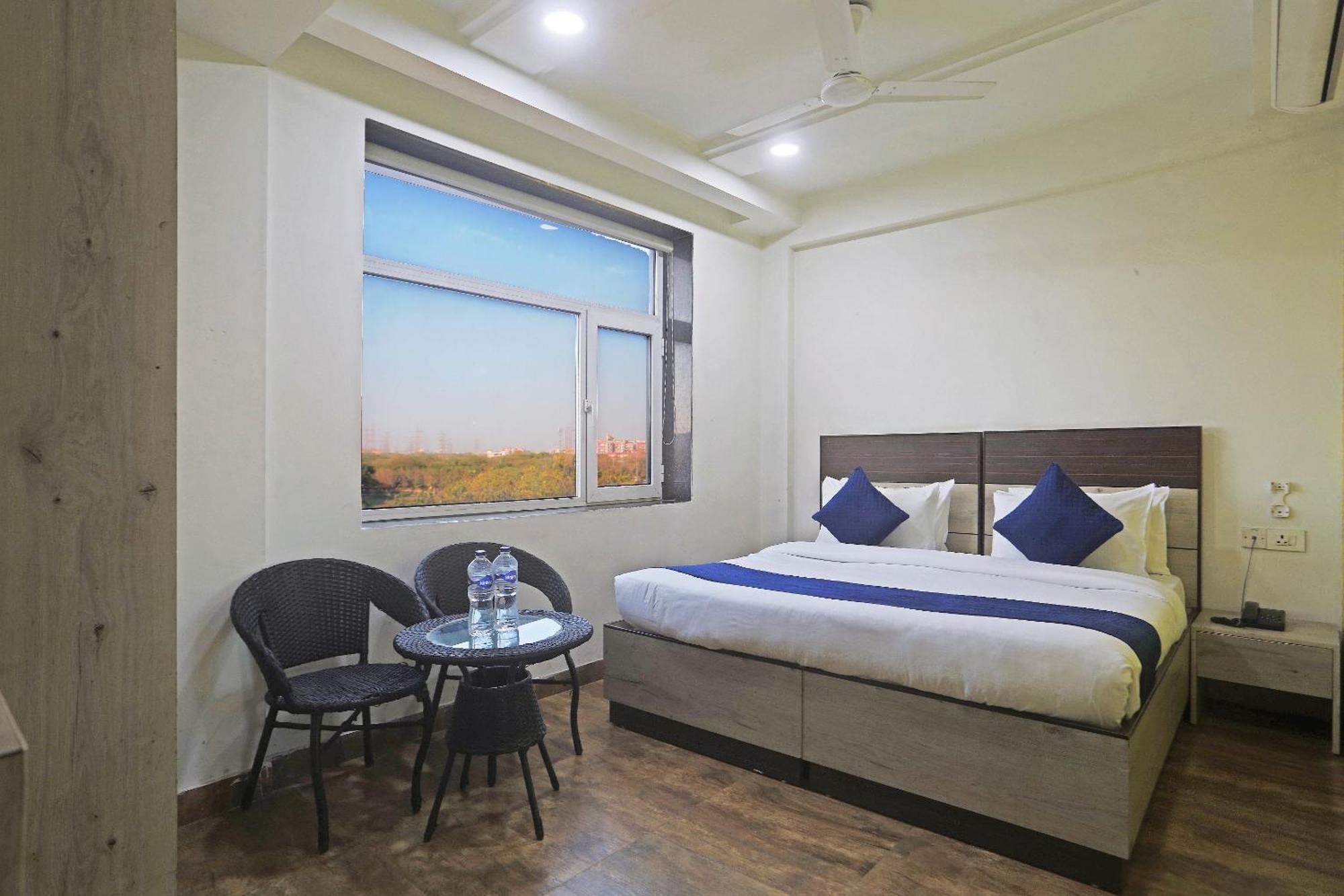 Hotel Aerostar Gold - Opposite Max Healthcare Delhi  Exteriör bild