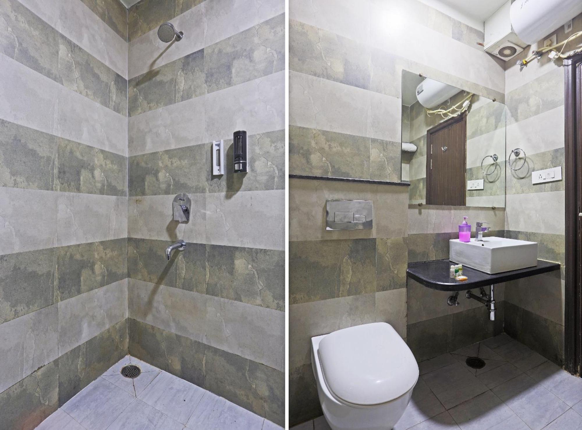 Hotel Aerostar Gold - Opposite Max Healthcare Delhi  Exteriör bild